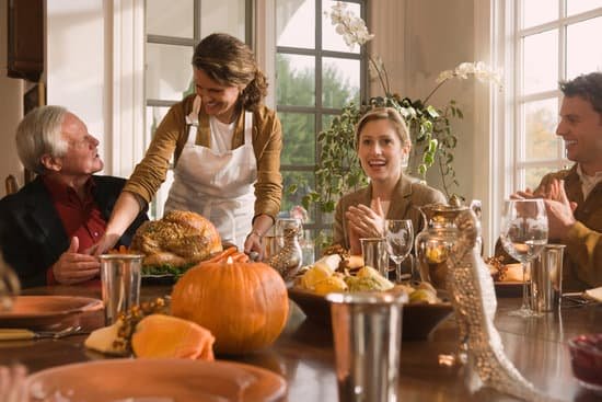 Family celebrating Thanksgiving